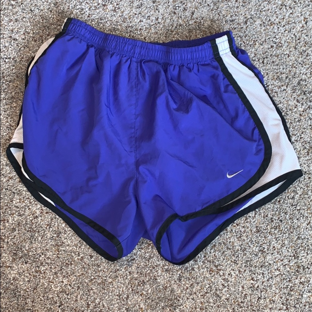 Nike women’s running shorts